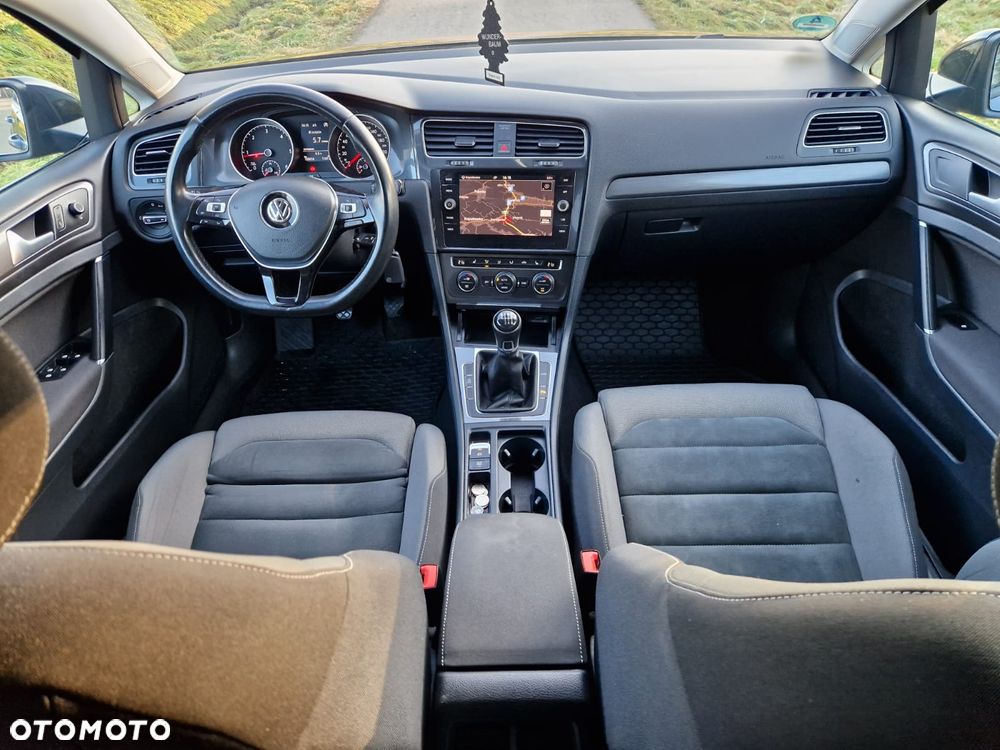 Volkswagen Golf - 17