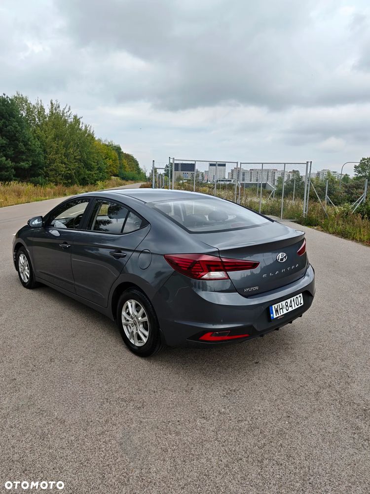 Hyundai Elantra 1.6 Classic Plus - 6