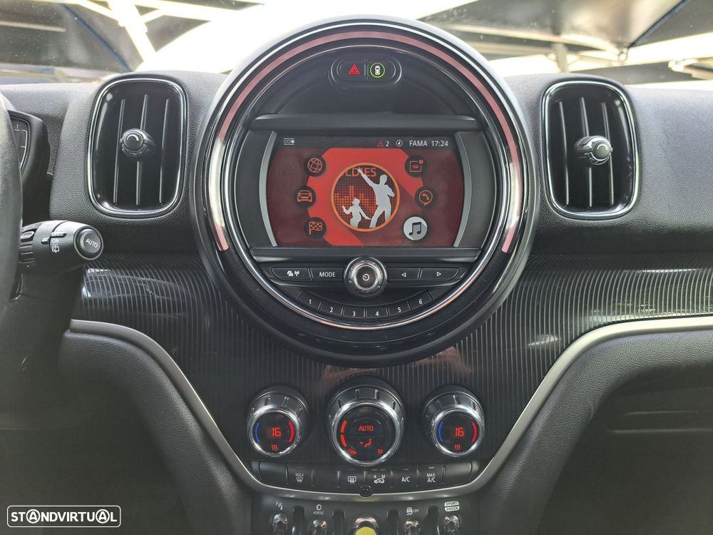 MINI Countryman Cooper SE ALL4 Auto - 12