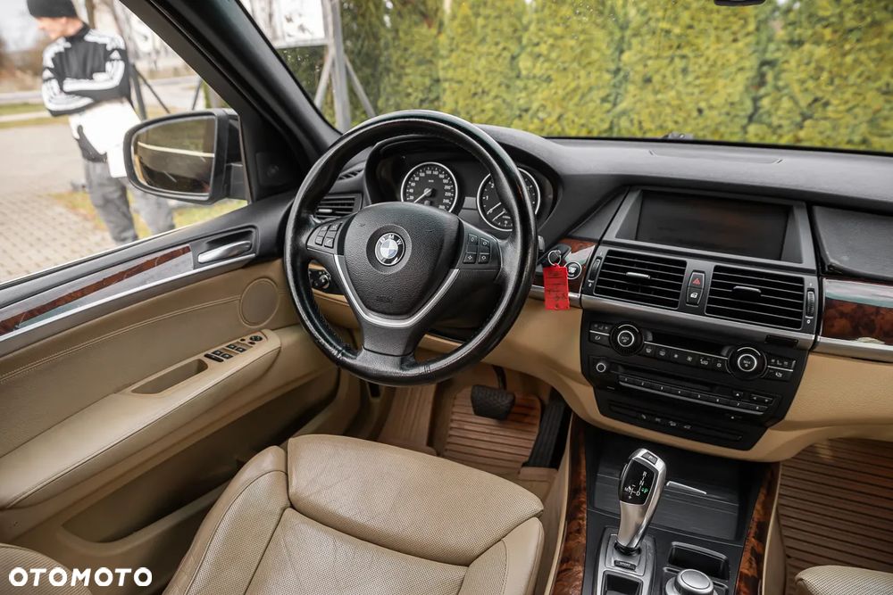 BMW X5 xDrive48i - 26