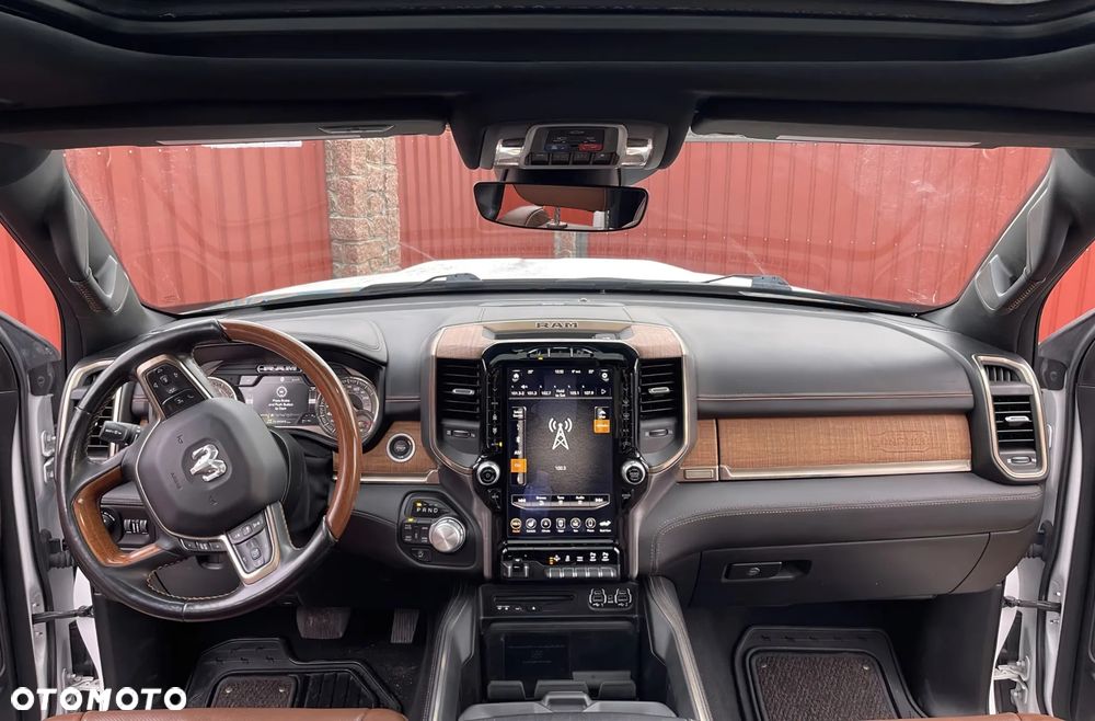 RAM 1500 Crew Cab Longhorn - 16