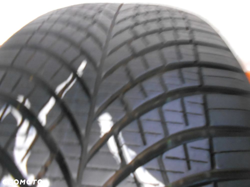 OPONA POJEDYNKA 235/50R18 GOODYEAR VECTOR 4SEASONS GEN-3 SUV DOT 4824 7.7MM - 2