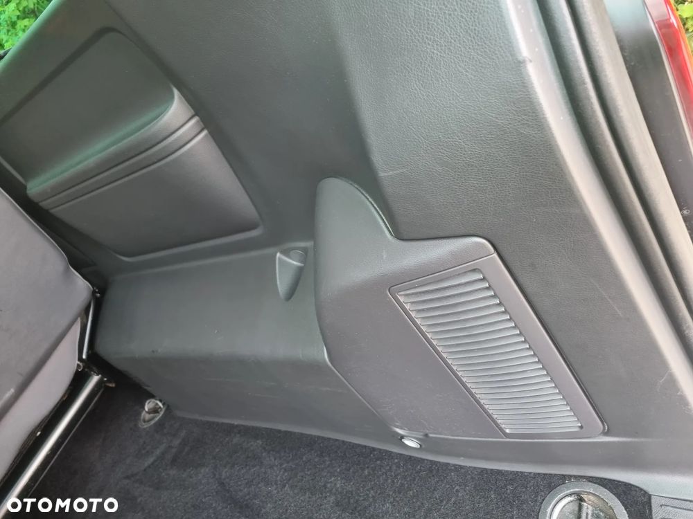 Volkswagen Caravelle - 23