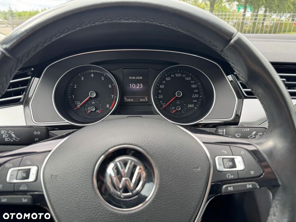 Volkswagen Passat 1.8 TSI BMT Comfortline - 9