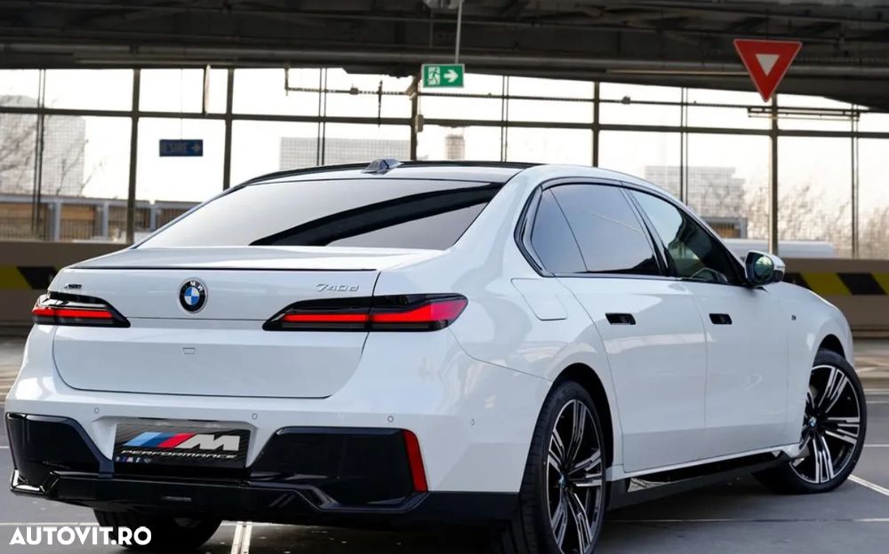 BMW Seria 7 740d xDrive MHEV - 10
