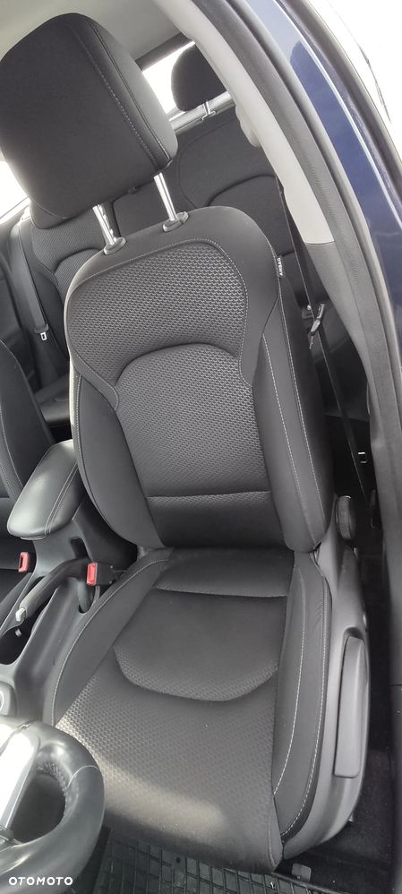 Hyundai i30 1.4 T-GDI Family+ - 22