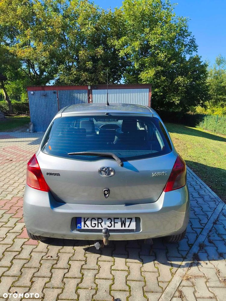 Toyota Yaris - 4