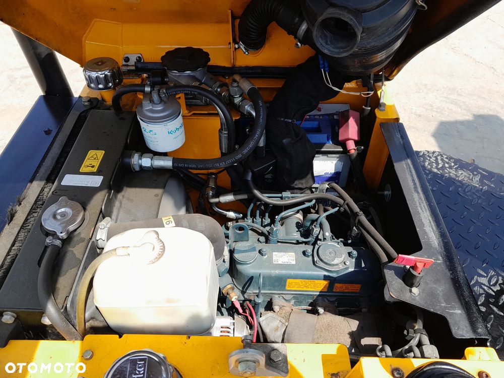 JCB 1T - 16
