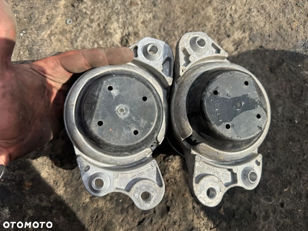 Mcpherson amortyzator sprężyna A2053200566 A2053200666 Mercedes C-Klasa W205 lift 2.0CDI 4 Matic prawy lewy - 2