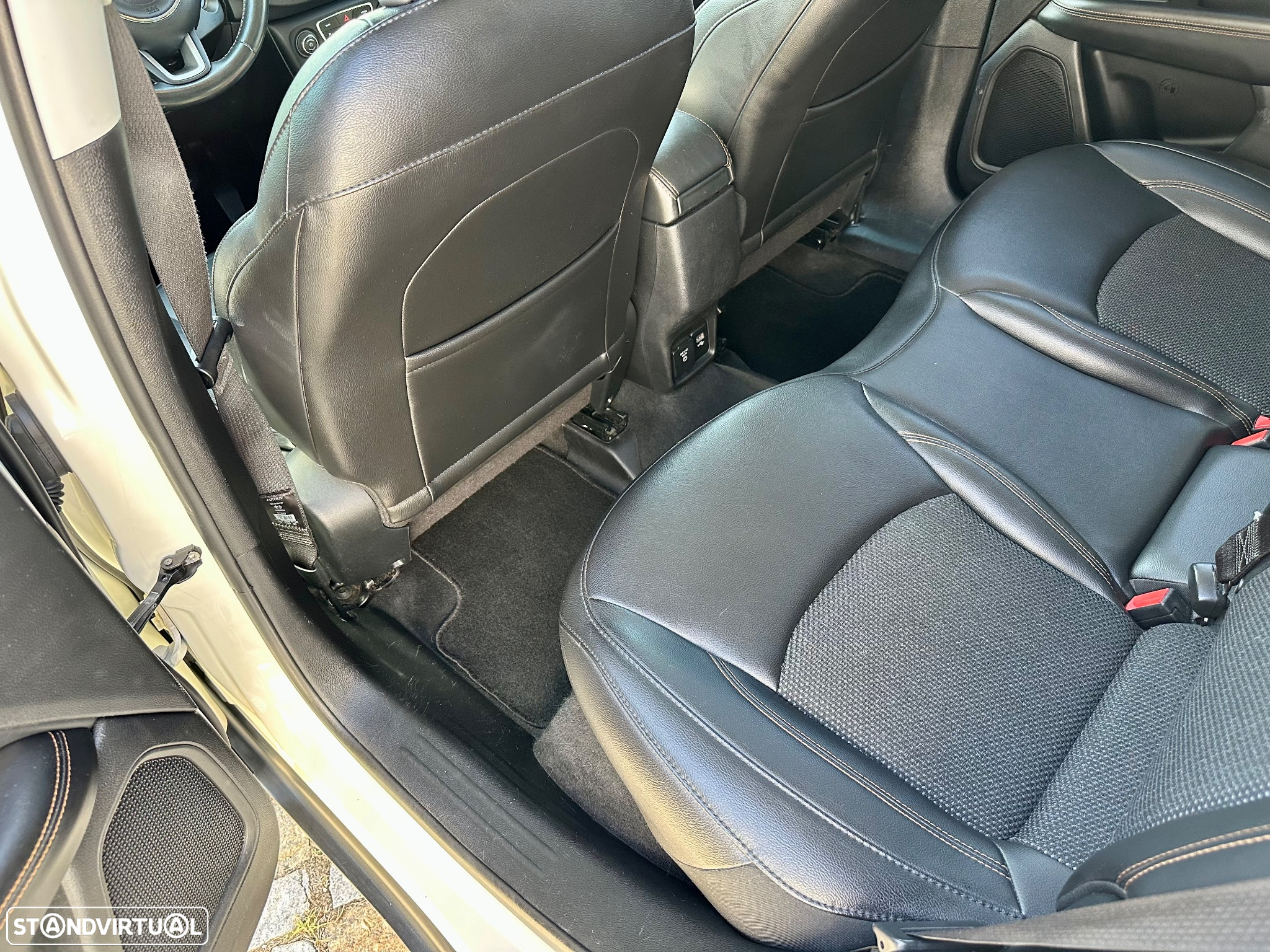 Jeep Compass 1.6 M-Jet Limited - 48