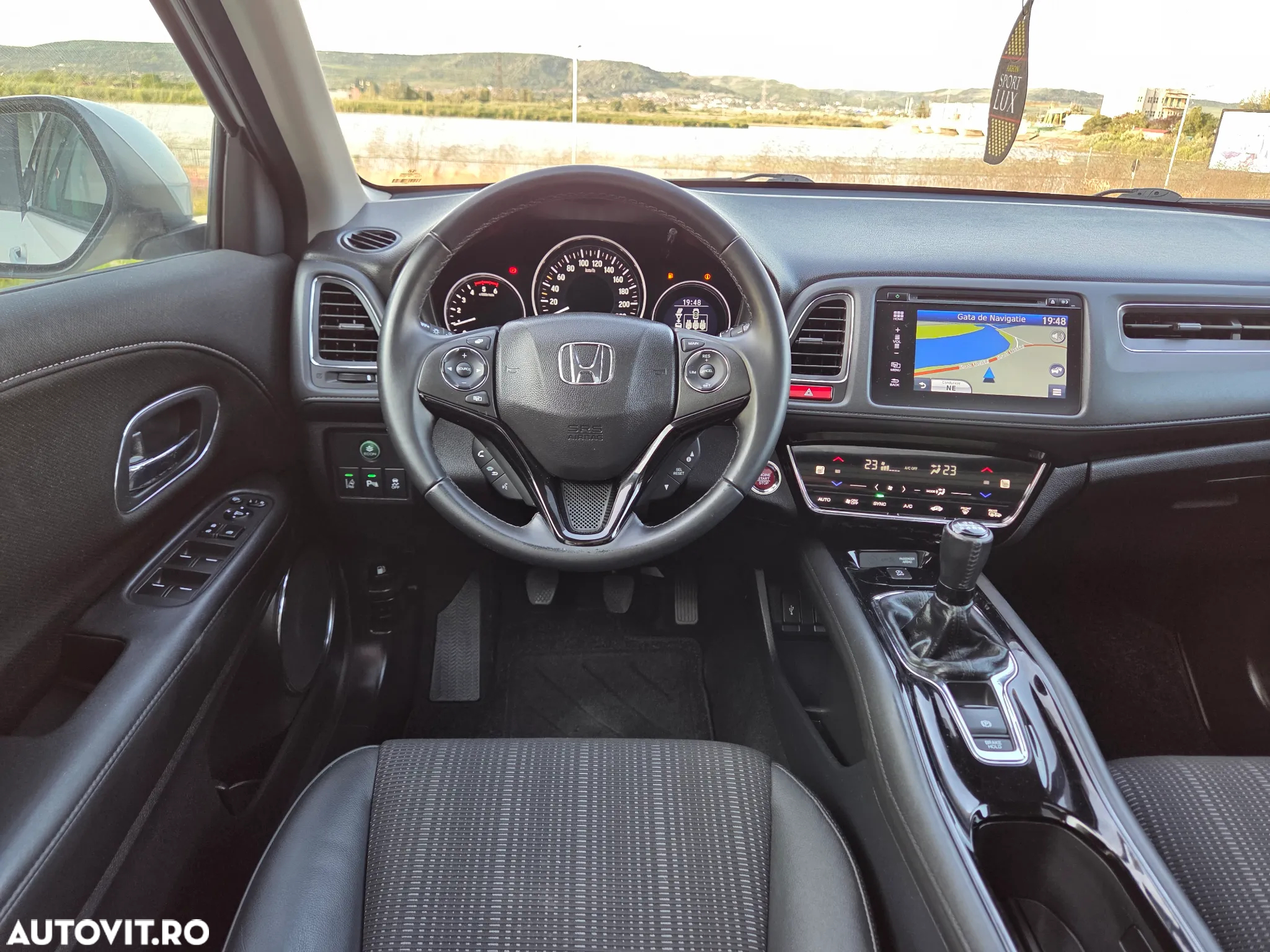 Honda HR-V 1.6 i-DTEC Executive - 17