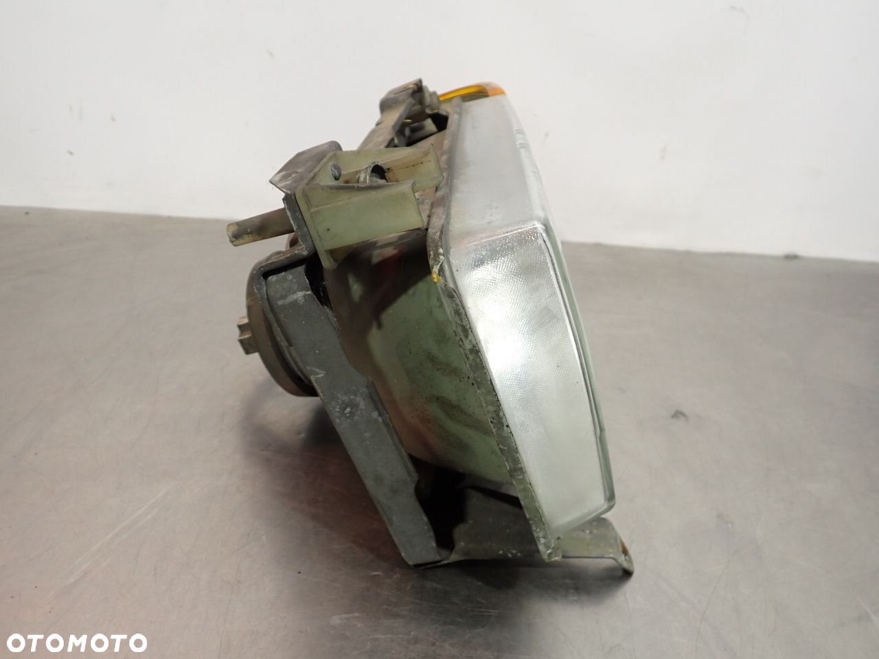 LAMPA LEWA PRZEDNIA AUDI 80 B2 - 2
