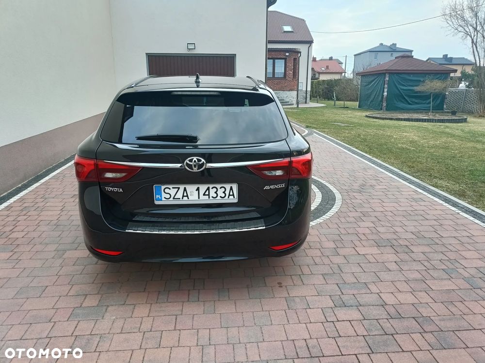 Toyota Avensis 2.0 D-4D Premium - 2