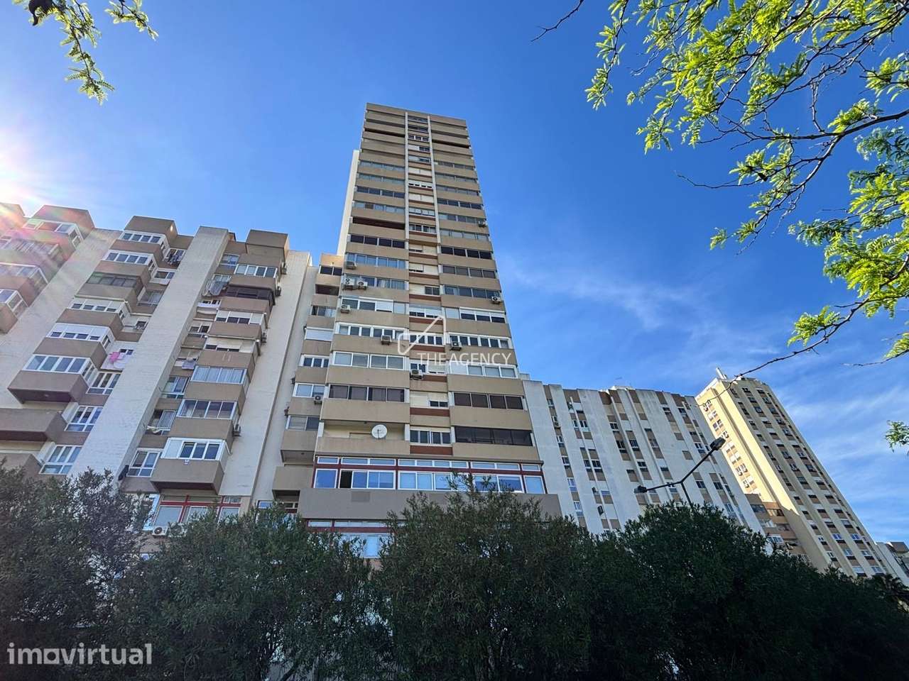 T3 no Areeiro: Vista Rio - 11º Andar - Garagem e Arrecadação - Grande imagem: 2/36