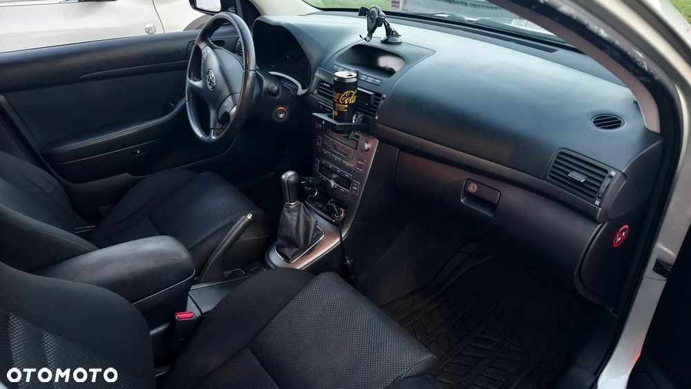 Toyota Avensis 1.8 VVT-i Sol - 4