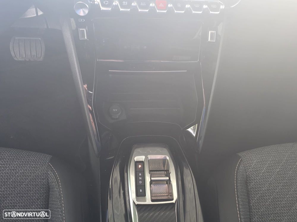Peugeot e-2008 50 kWh Allure - 17