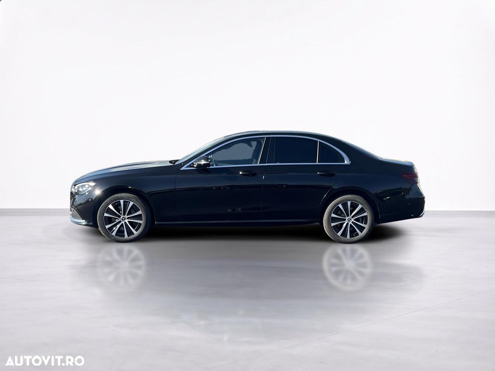 Mercedes-Benz E 300 4MATIC Aut. - 4