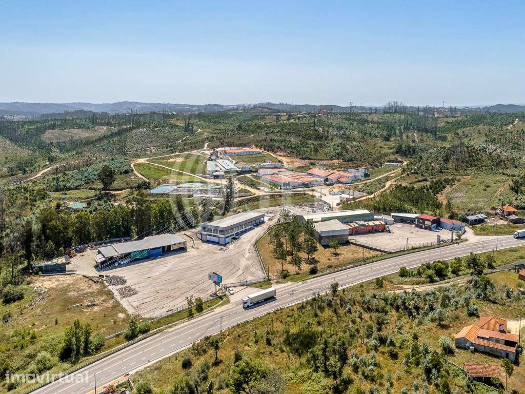 Armazém na zona de Leiria - Grande imagem: 3/11