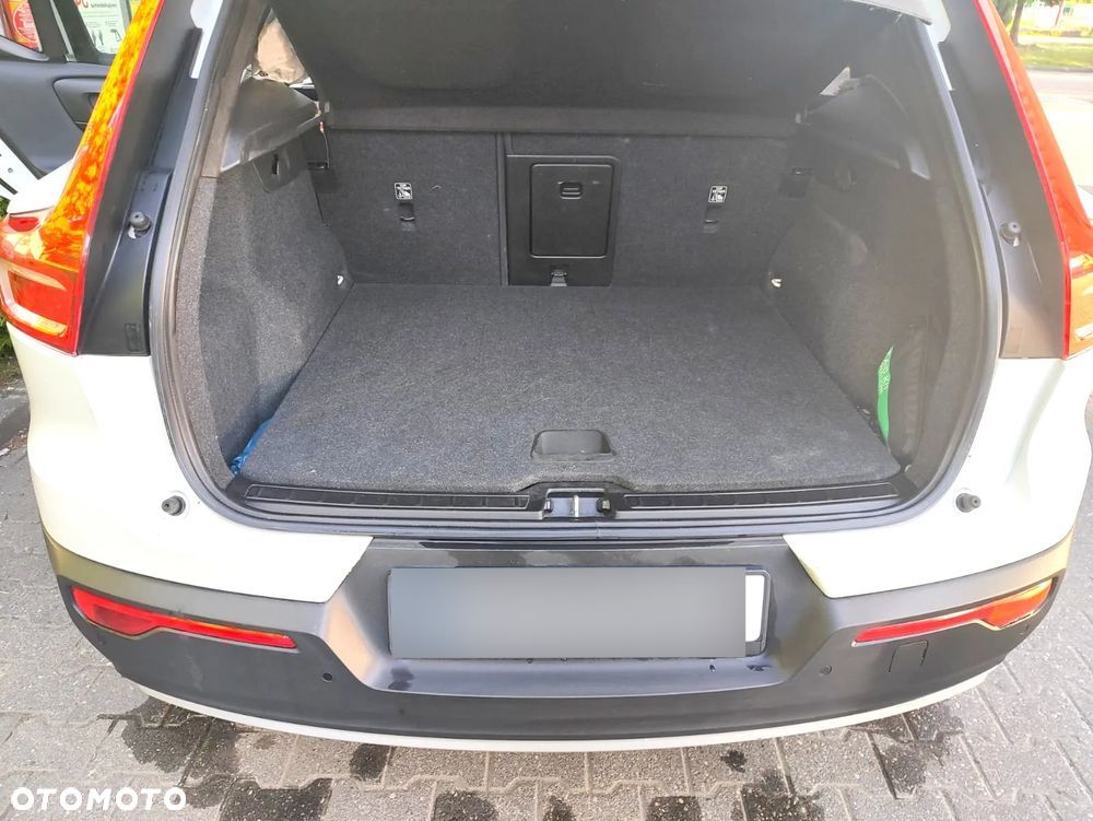 Volvo XC 40 D4 AWD Momentum - 17