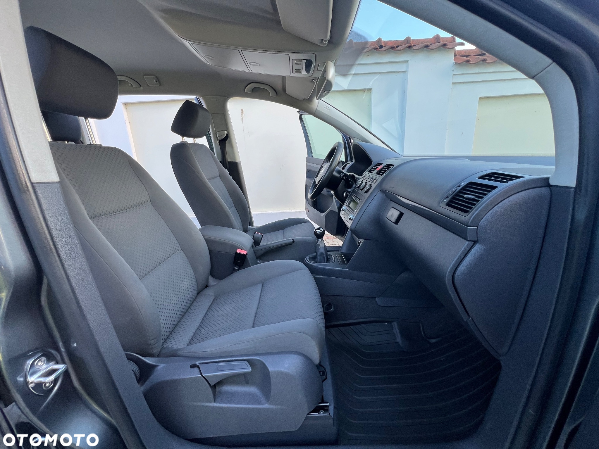 Volkswagen Touran - 30