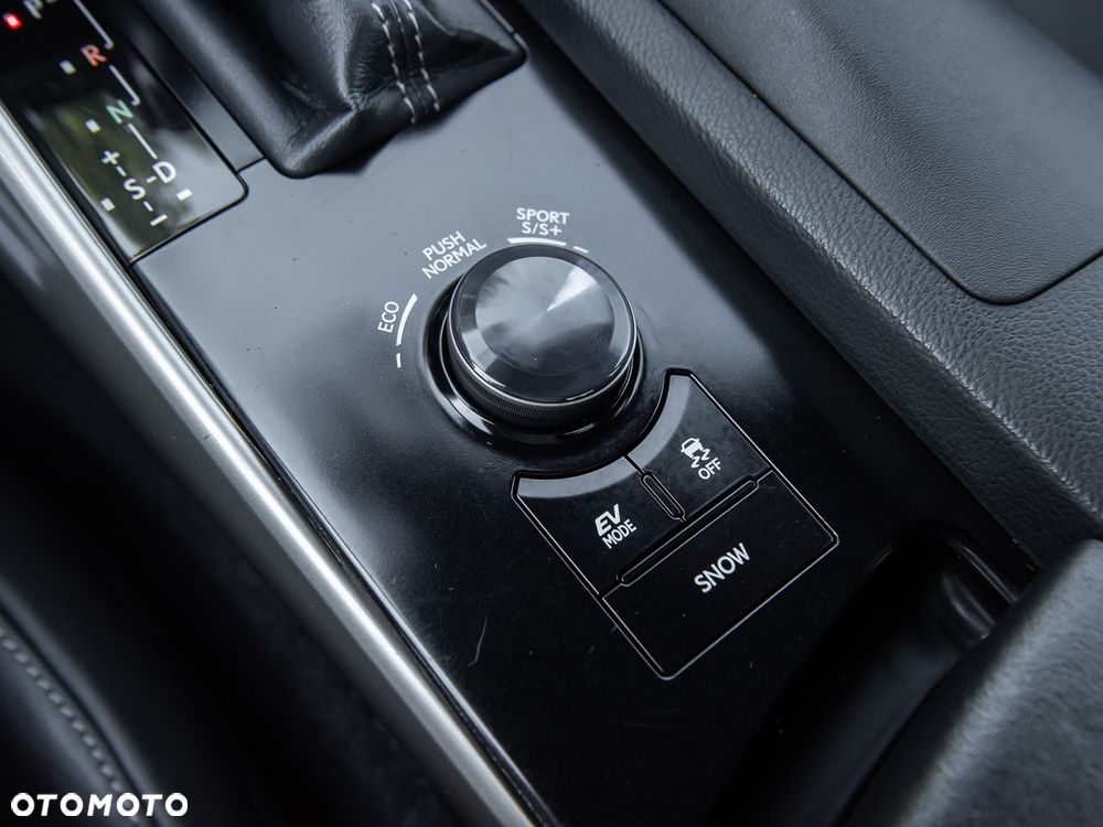 Lexus IS 300h F Sport - 29