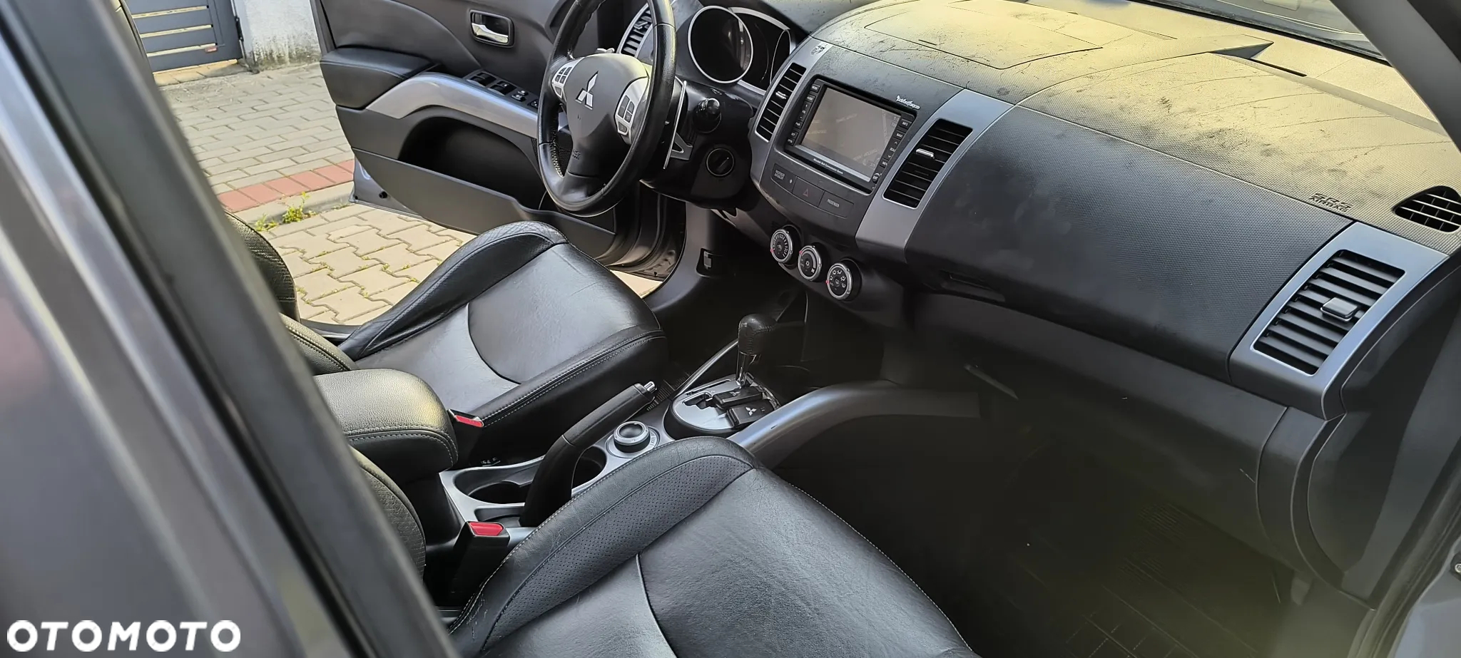 Mitsubishi Outlander 2.4 4WD CVT Intense - 29