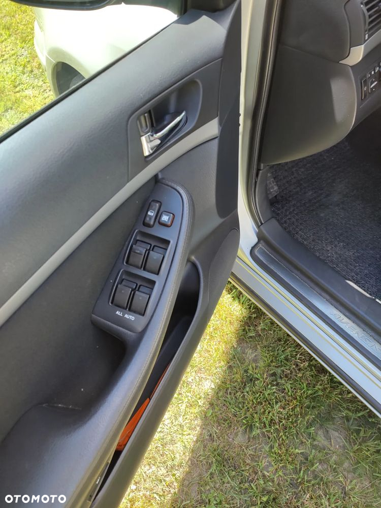 Toyota Avensis 1.8 VVT-i Luna - 7