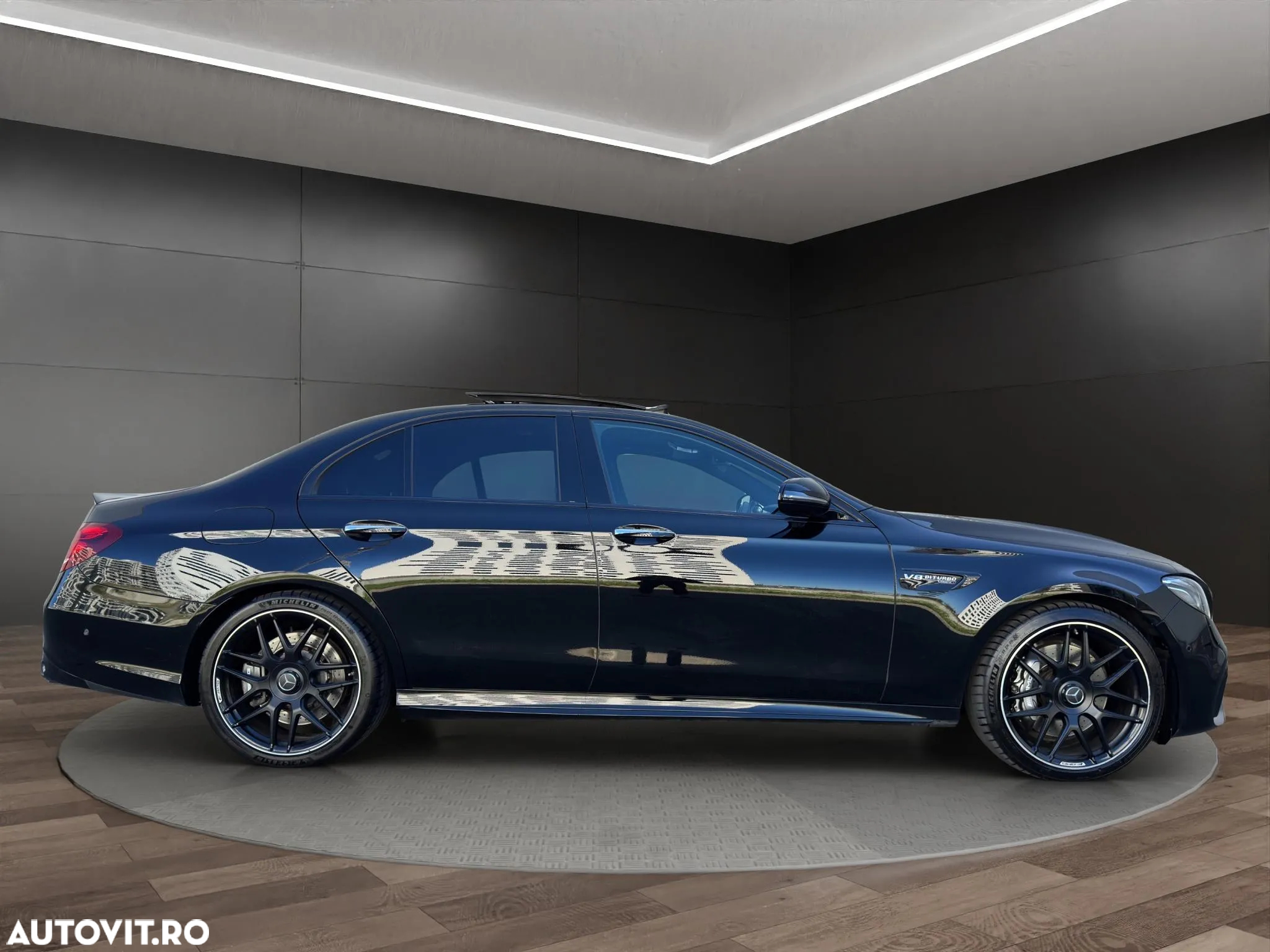 Mercedes-Benz E 63 AMG 4MATIC Aut. - 25