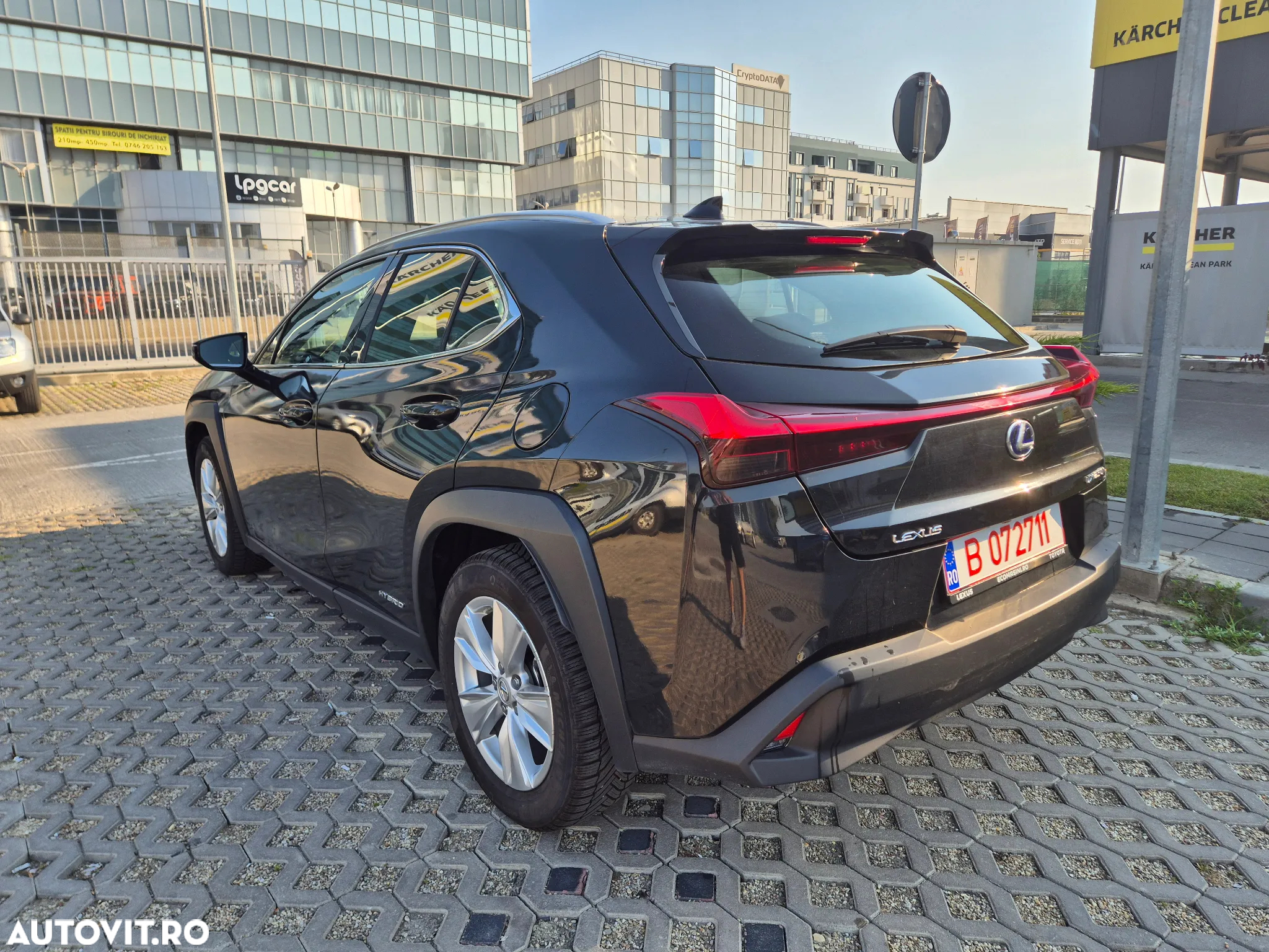 Lexus UX 250h Business Edition - 7