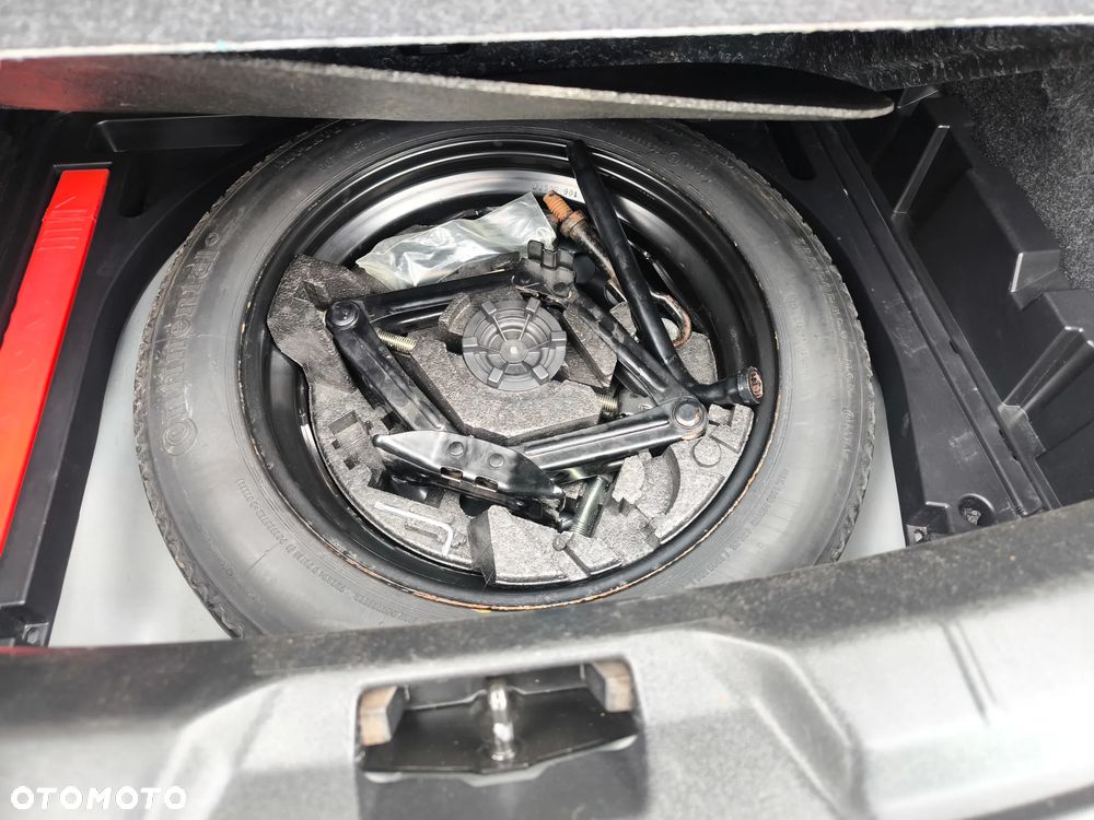 Volvo V40 T3 Momentum - 9