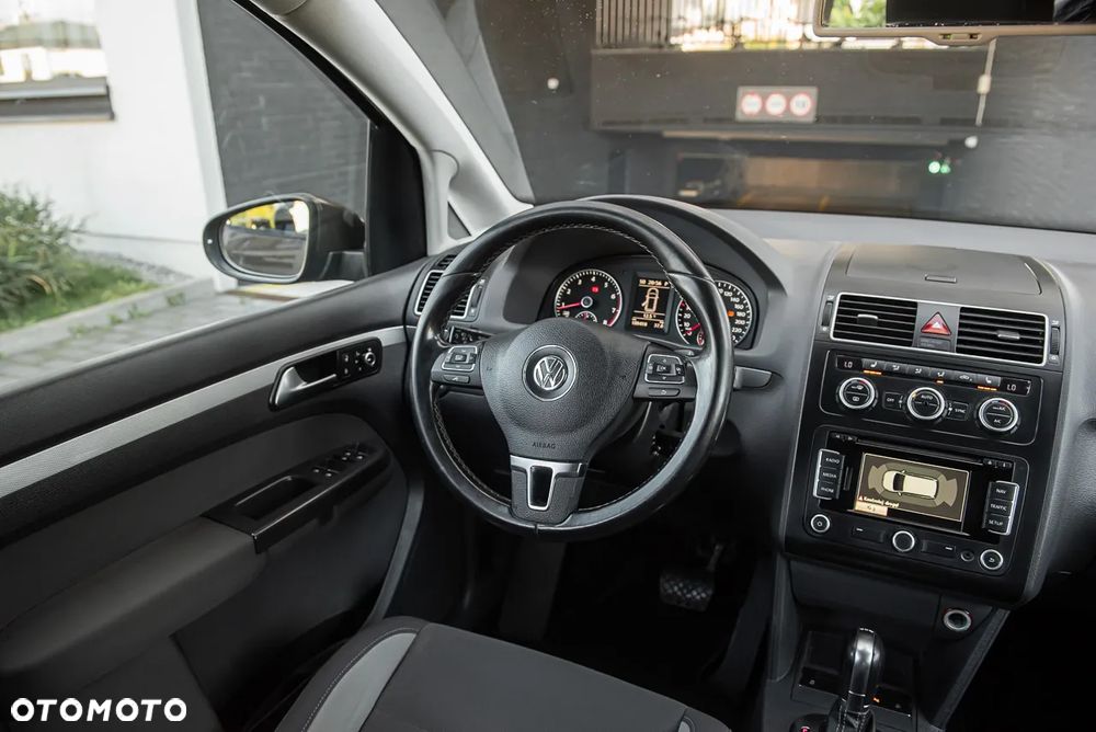 Volkswagen Touran 1.4 TSI BMT Highline DSG - 29