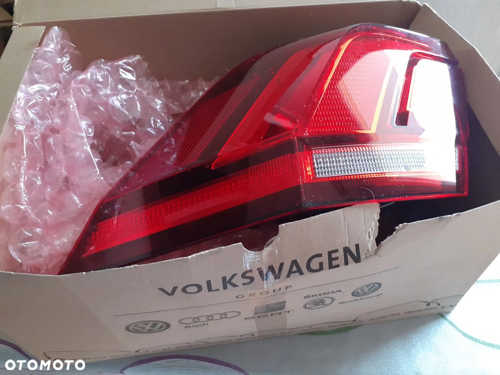 LAMPA LEWY TYŁ VW TIGUAN II 5NA945095E - 1