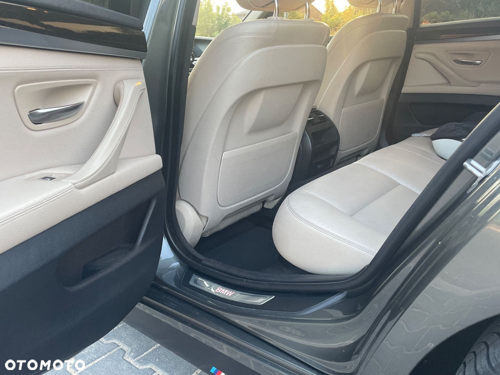 BMW Seria 5 520d Luxury Line - 14
