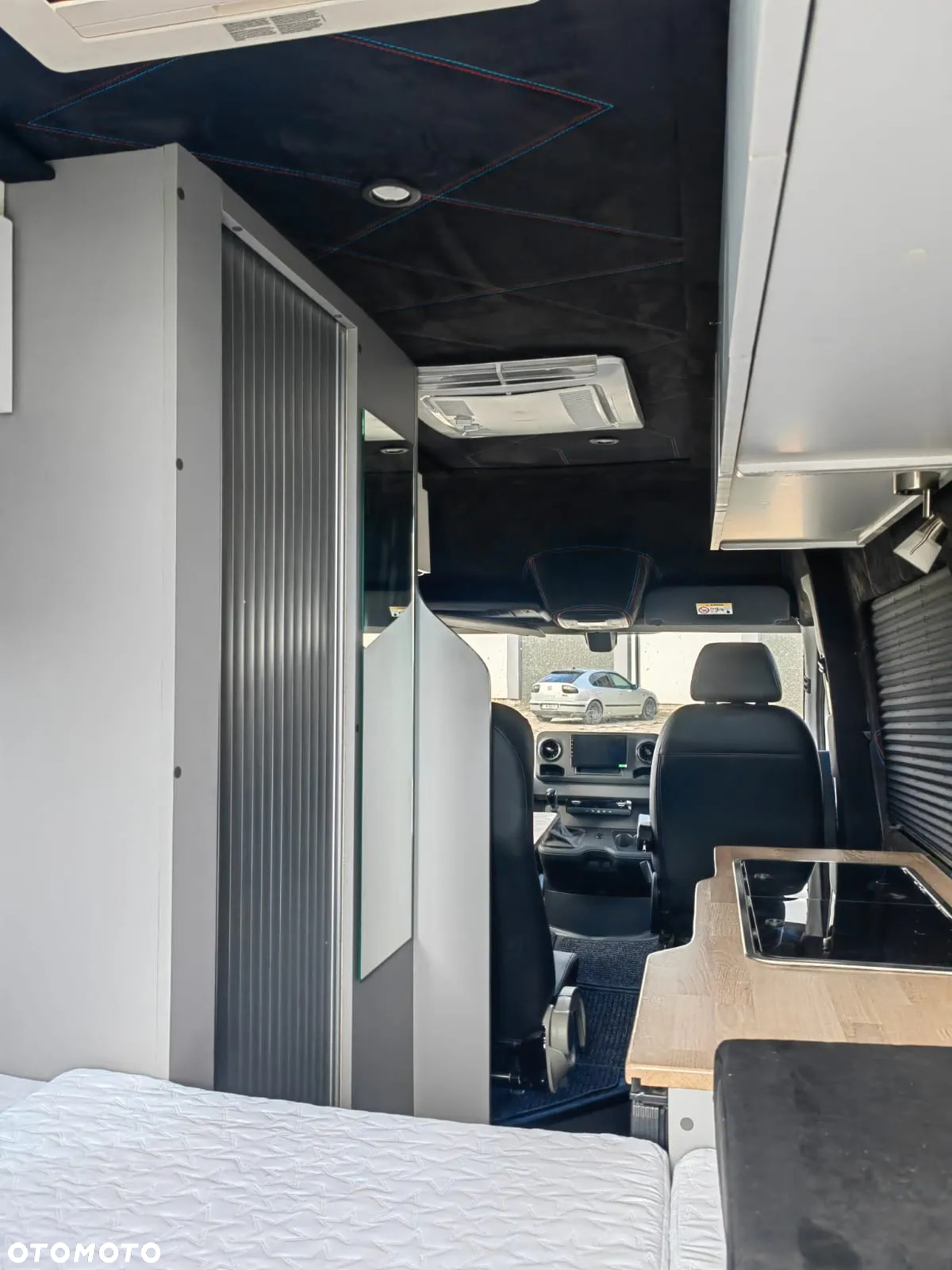 Mercedes-Benz Sprinter Campervan 4 os. Klima Postojowa VIP Napęd przedni - 29