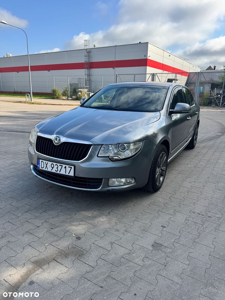 Skoda Superb 2.0 TDI Comfort DSG - 2