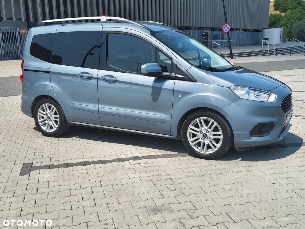 Ford Tourneo Courier 1.5 TDCi Titanium - 3