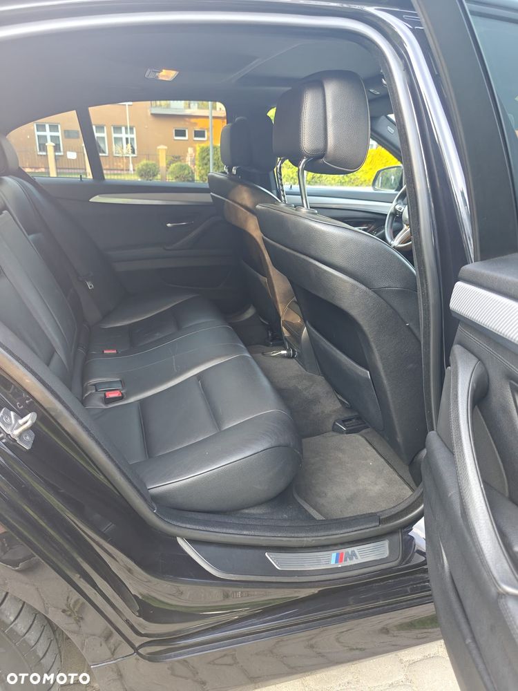 BMW Seria 5 525d - 28