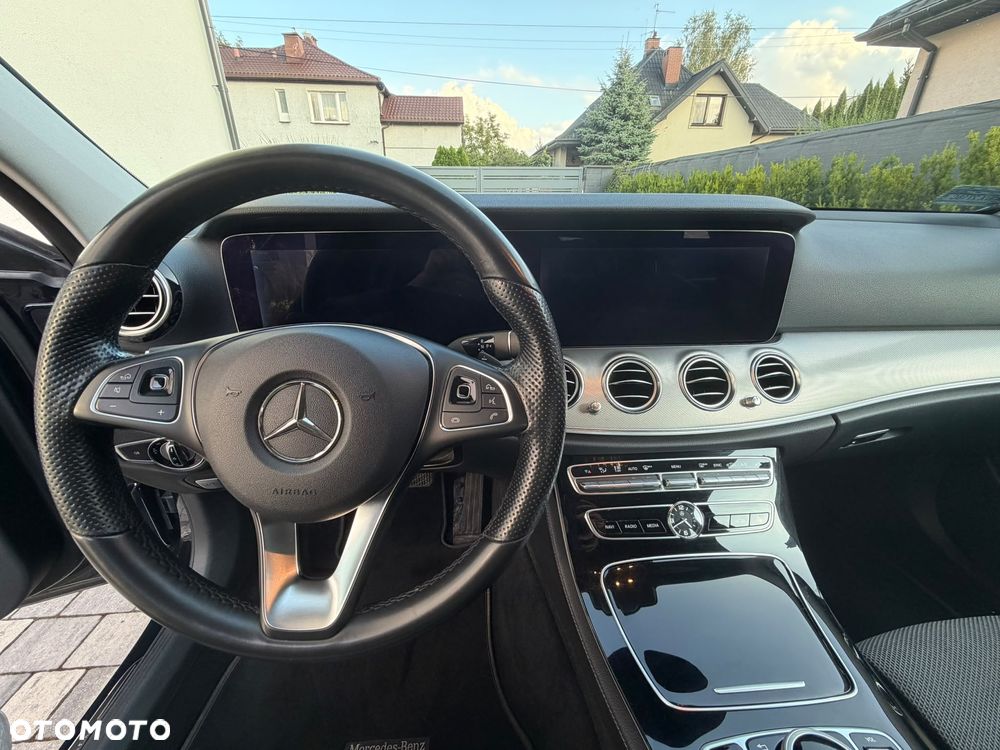 Mercedes-Benz Klasa E 220 d 9G-TRONIC - 2