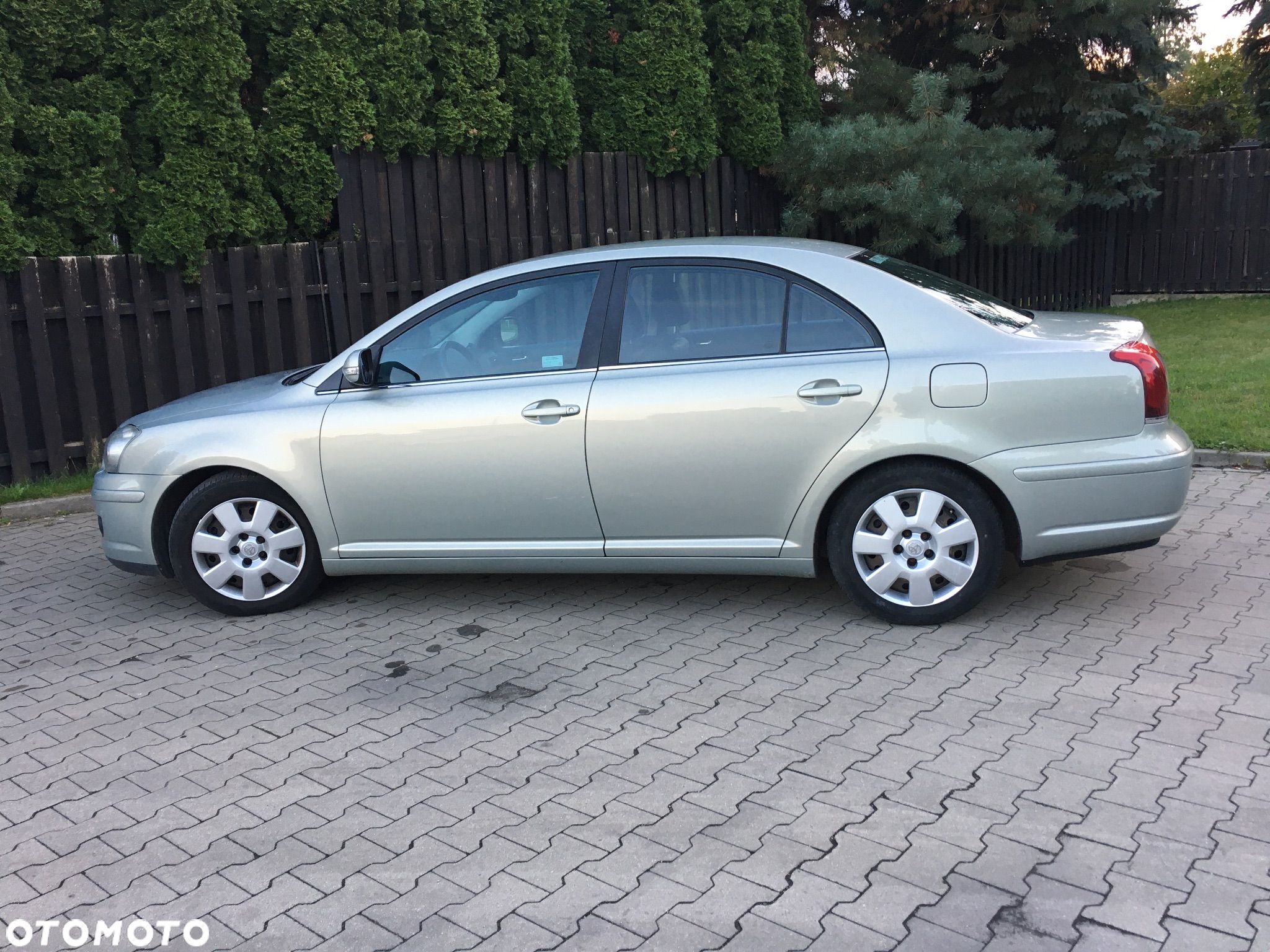 Toyota Avensis 2.0 VVT-i Prestige Premium - 1
