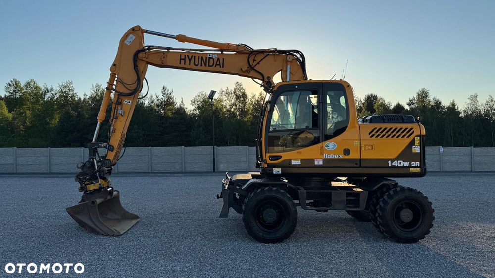 Hyundai Robex 140 - 3