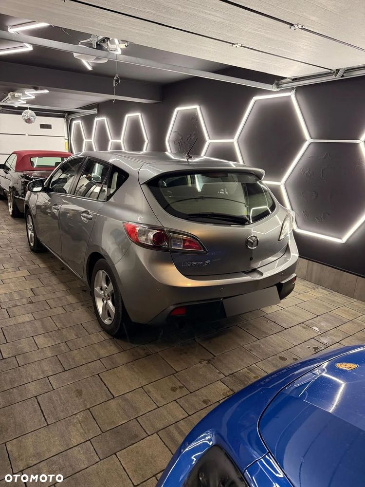 Mazda 3 1.6 CD Exclusive + - 5