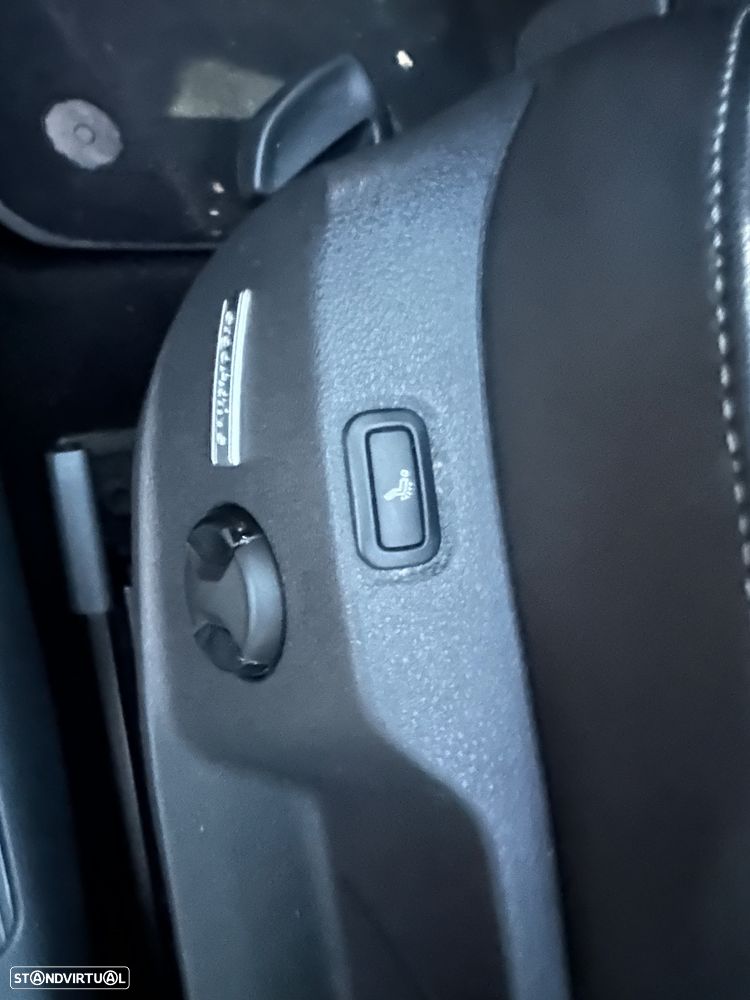 VW Golf Variant 2.0 TDi Confortline - 14