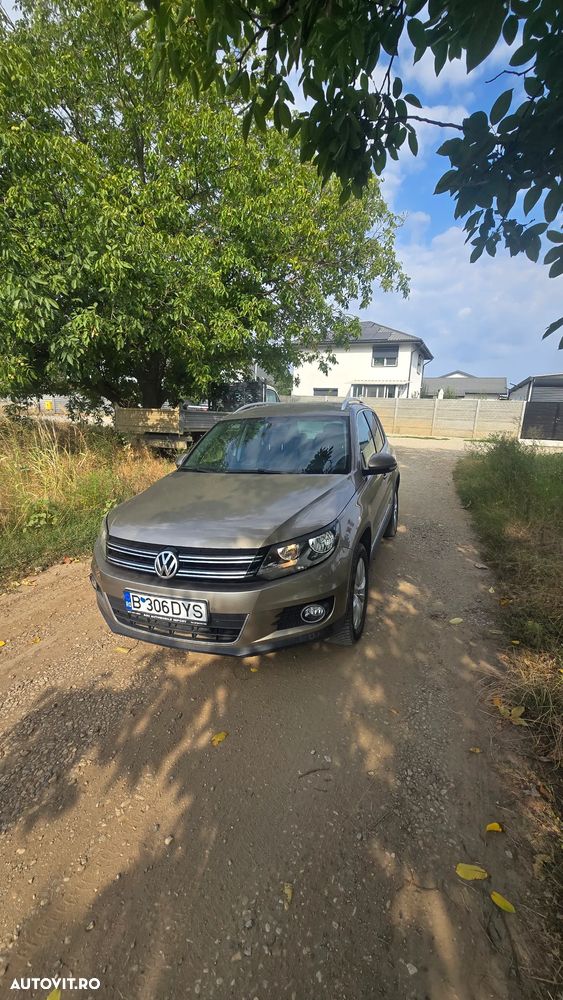 Volkswagen Tiguan - 1