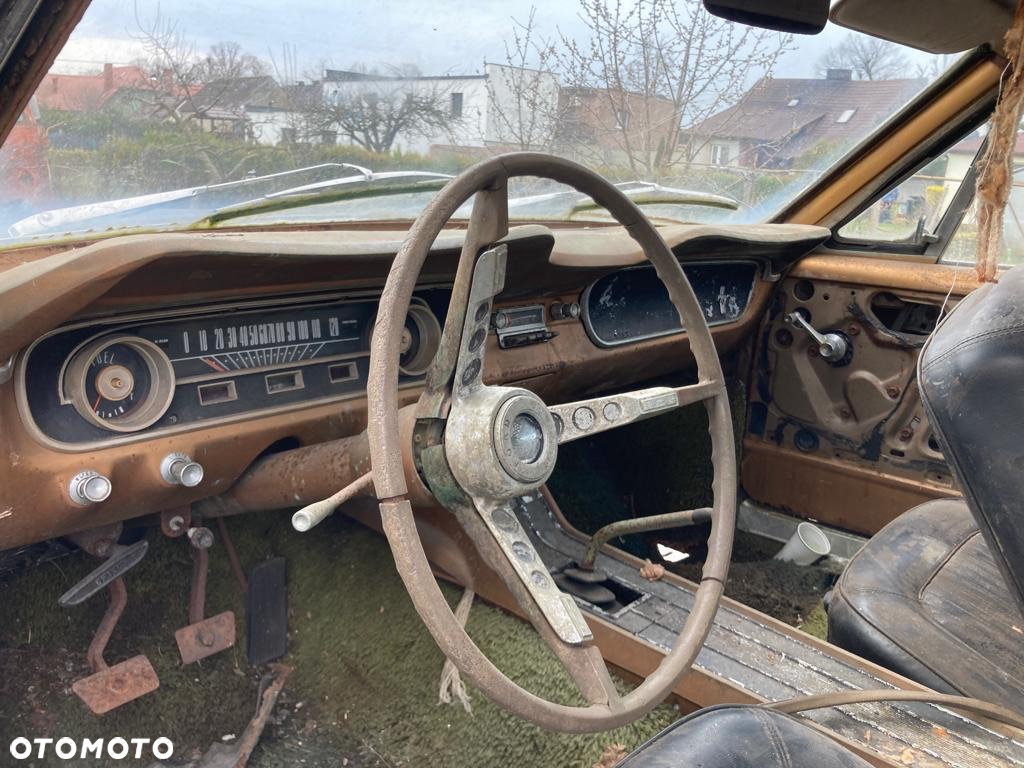 Ford Mustang - 21