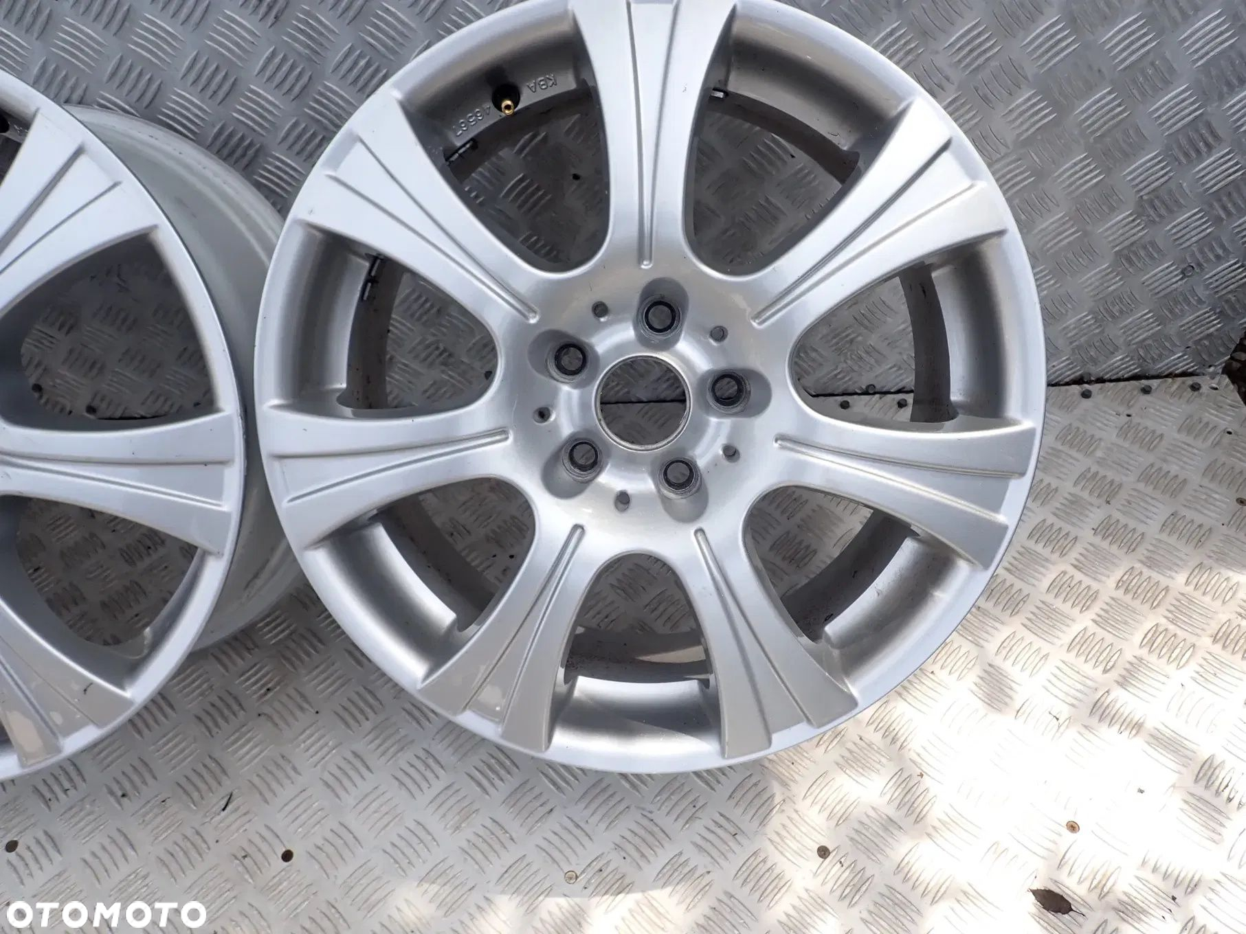 FELGI ALUMINIOWE MERCEDES 8JX18 ET60 5X112 - 7