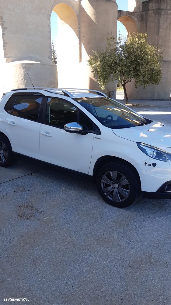 Peugeot 2008 1.2 PureTech Style - 1