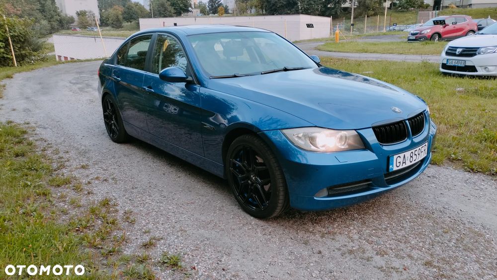 BMW Seria 3 320i - 1