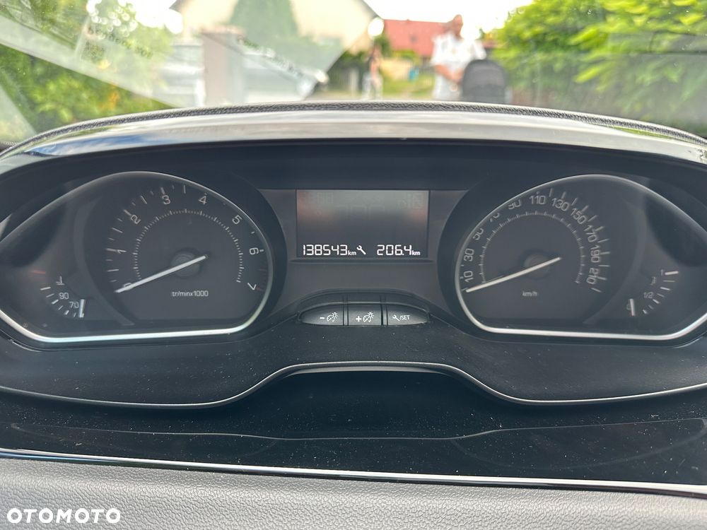 Peugeot 208 - 7