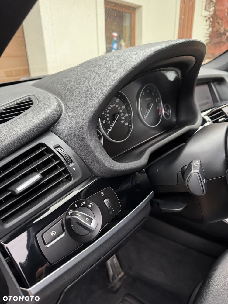 BMW X3 xDrive28i Sport-Aut M Sport - 26