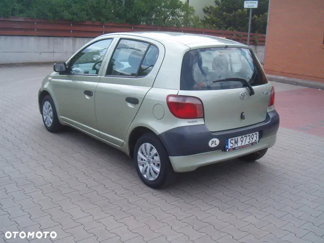 Toyota Yaris - 7